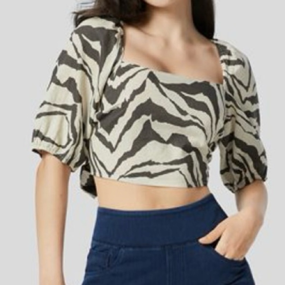 Halara Top BNWT